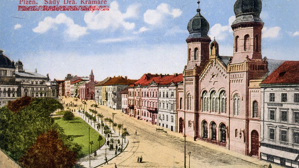 Východní průčelí Velké synagogy v Plzni, pohlednice, kol. 1910
