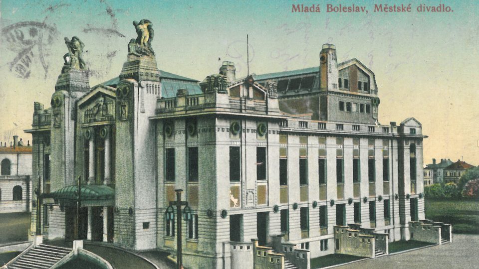 Pohlednice Městského divadla v Mladé Boleslavi (1915)