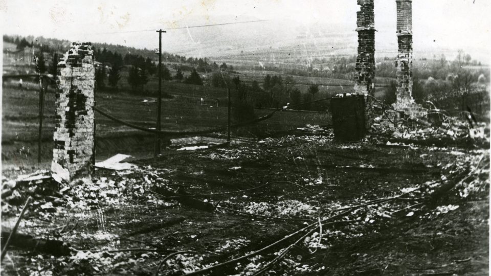 Bojkovice - trosky po výbuchu muničních skladů Zbrojovky Bojkovice 10-5-1944.jpg