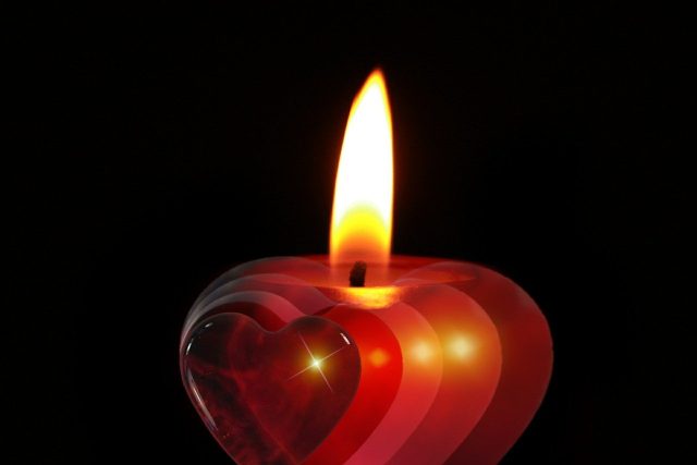 Vánoce,  advent,  svíčka,  srdce | foto: Gerd Altmann,  Pixabay